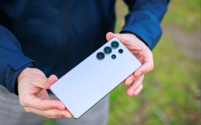 Galaxy S25 Ultra Tampil Gahar! Snapdragon 8 Elite dan Baterai 5.000 mAh Siap Libas Game Berat