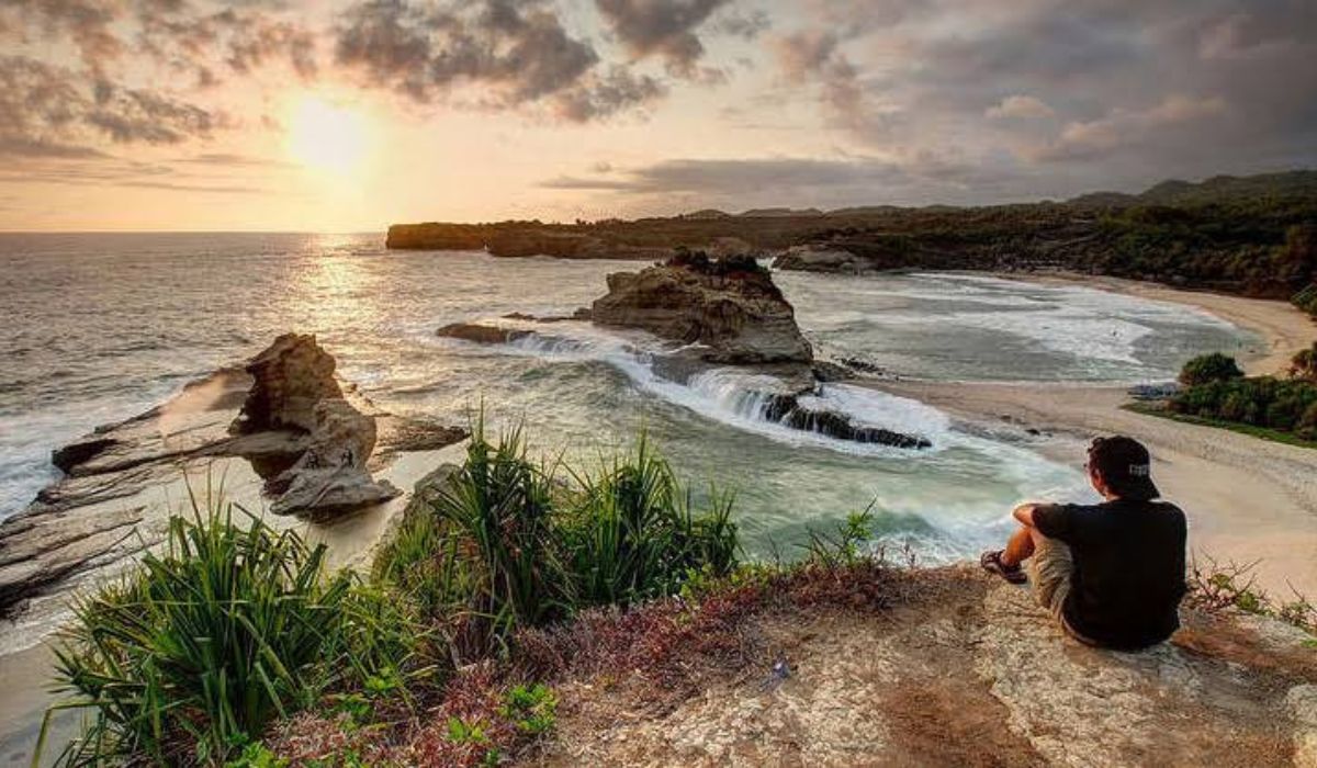 Pantai Nampu Wonogiri: Surga Tersembunyi di Pesisir Selatan Jawa Tengah