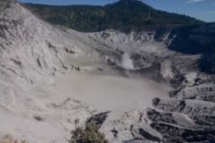 Misteri di Balik Gunung Tangkuban Perahu, Ini Legenda dan Faktanya