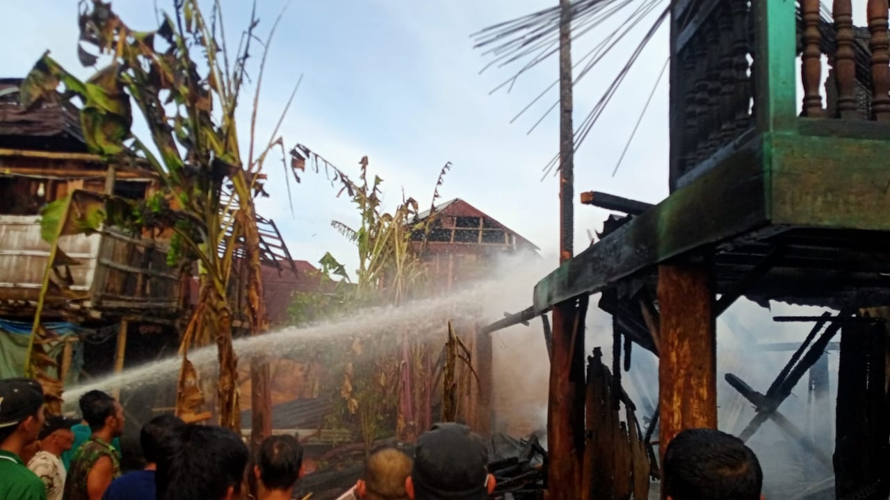 Kebakaran Melanda Desa Rantau Tenang, Kabupaten Empat Lawang: Kerugian Ditaksir Hingga Ratusan Juta