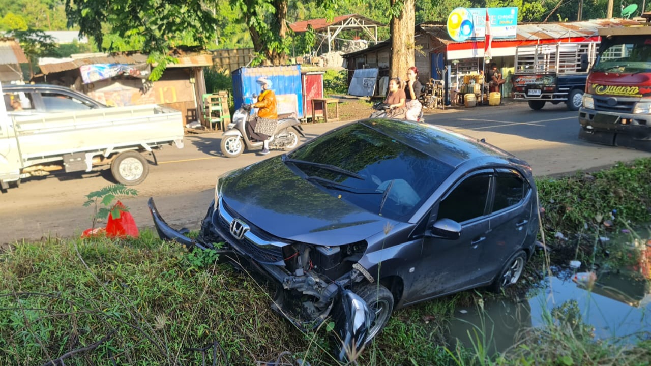 Saat Menyapu Jalan, Petugas Kebersihan di Lubuk Linggau Terpental Ditabrak