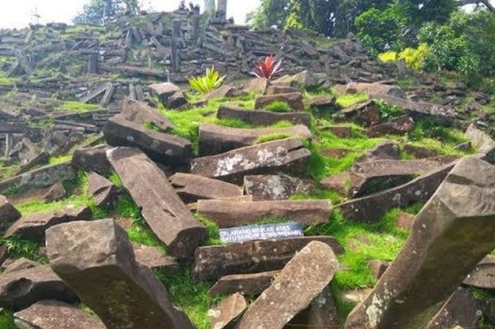 Gunung Padang di Jawa Barat: Mengungkap Misteri Konstruksi Manusia Masa Lalu