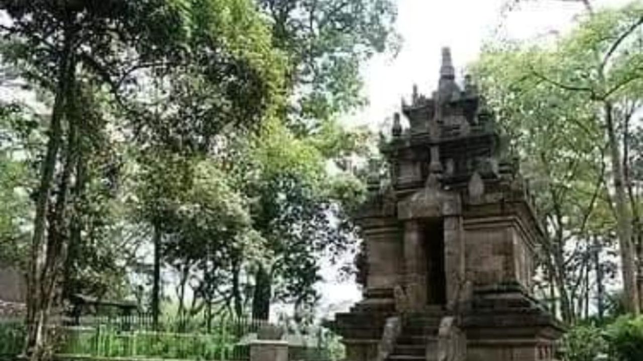 Asal Usul Candi Cangkuang: Penemuan, Sejarah, dan Pemugaran