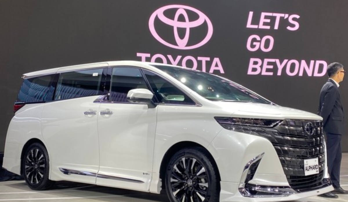Toyota Alphard Hybrid vs Vellfire Hybrid: Perbandingan Tampilan, Fitur, dan Penjualan