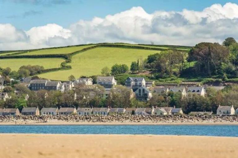 Llansteffan, Hidden Gem di Wales yang Wajib Lu Loekin!