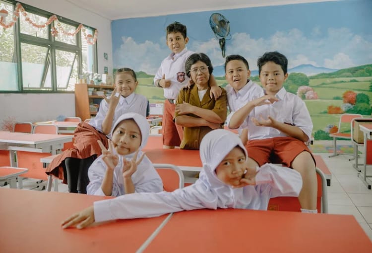 Mulai Senin, 6 Januari 2025 Tiga Juta Anak Sekolah Dapat Makan Bergizi Gratis