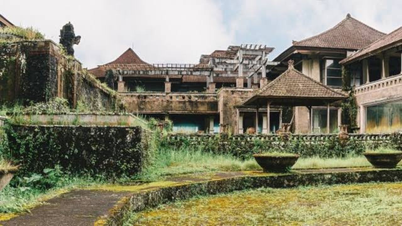 Misteri Ghost Palace Hotel di Bali: Ketika Makhluk Gaib Merajalela