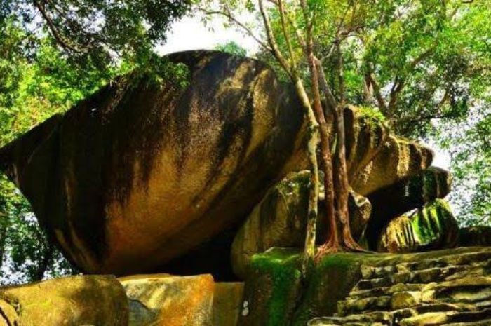 Dari Peninggalan Sejarah Bangka Belitung Munculkan Beberapa Legenda
