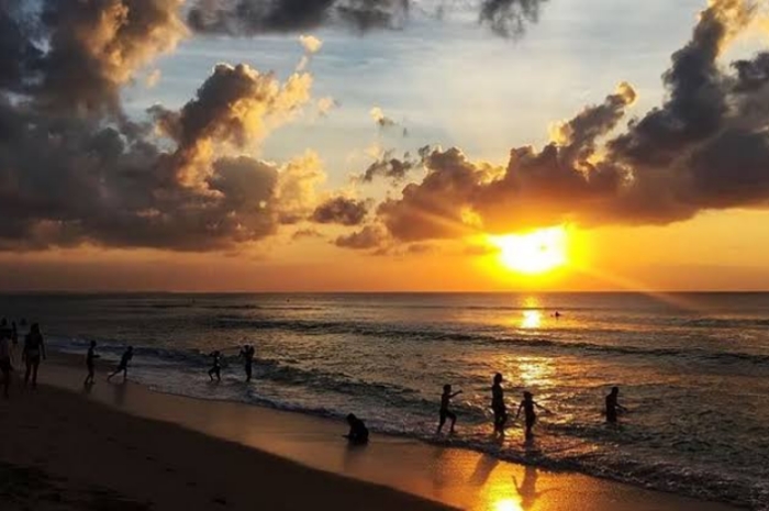 Misteri Makhluk Bersayap di Pantai Kuta Bali yang Sering Bergentayangan