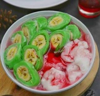 Es Pisang Ijo, Makanan Rumahan Rasa Bintang Lima