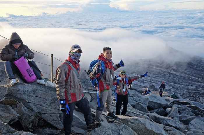 Misteri Gunung Kinabalu: Legenda Para Dewa di Puncak Langit Malaysia