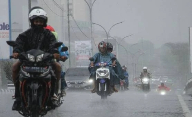 Imbas Bibit Siklon 93S, Jakarta Diprakirakan Diguyur Hujan Seharian