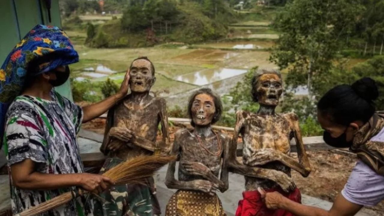 Perjalanan Spiritual: Ritual Ma'nene Suku Toraja