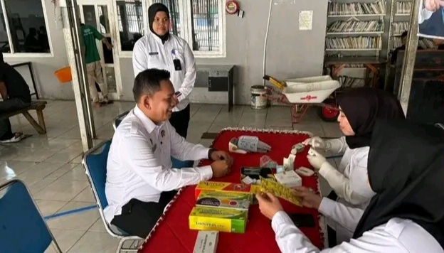 Lapas Empat Lawang Gelar Pemeriksaan dan Pengobatan Kesehatan dalam Rangka Hari Bakti Kemenimipas ke-1 Tahun 