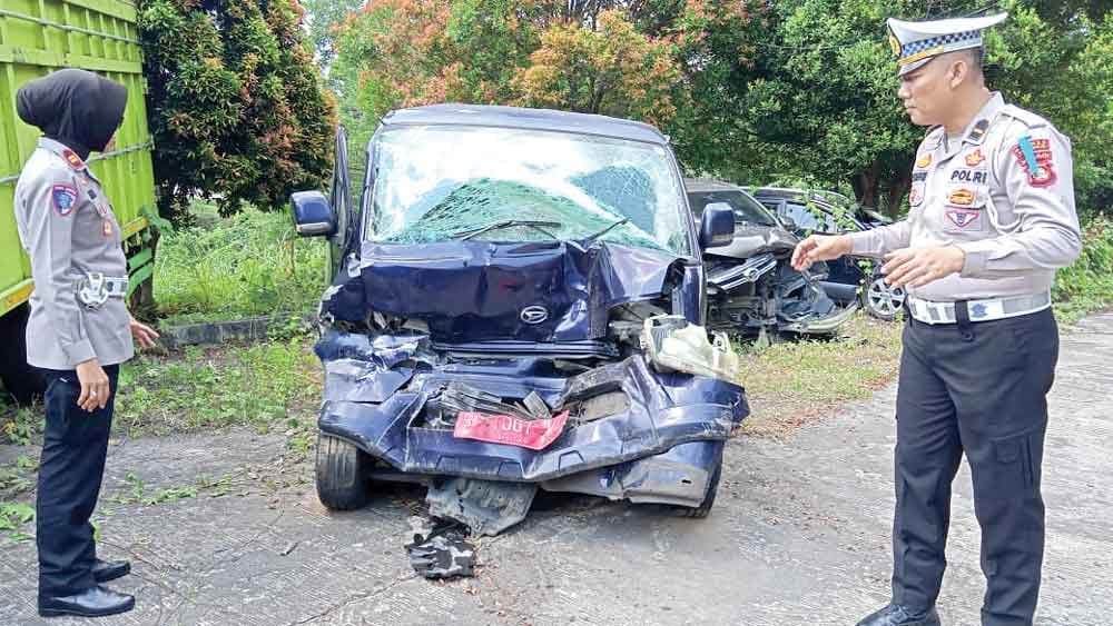 Kecelakaan Maut Libatkan Mobil Dinas, Satu Orang Tewas!