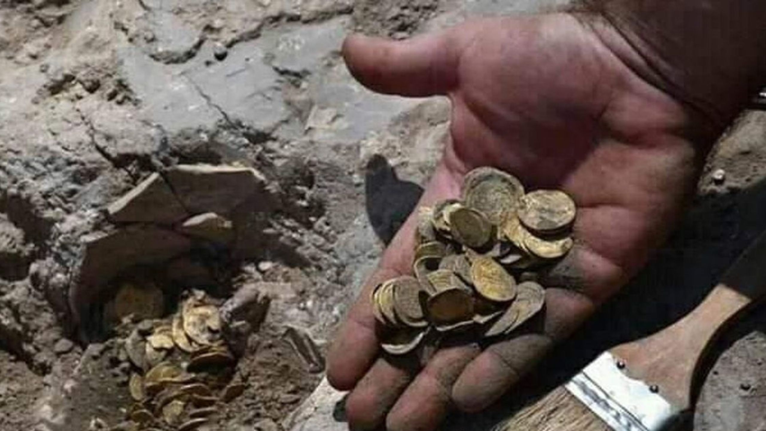 Luar Biasa, Para Peneliti Menemukan Logam Emas yang berlimpah di situs Gunung Padang, Mengejutkan Para Ahli.!