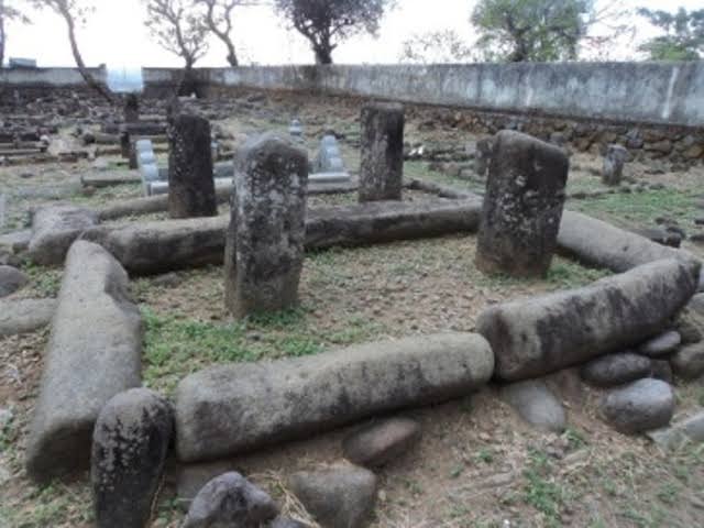 Mengerikan Ternyata Ini Misteri 5 Makam Tua di Situs Gunung Padang, Ada Apa Aja Yah?