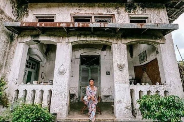 Sering Muncul Sosok Menyerupai Pocong, Rumah Angker di Utara Jogja Tetap Berdiri Walaupun Kusam