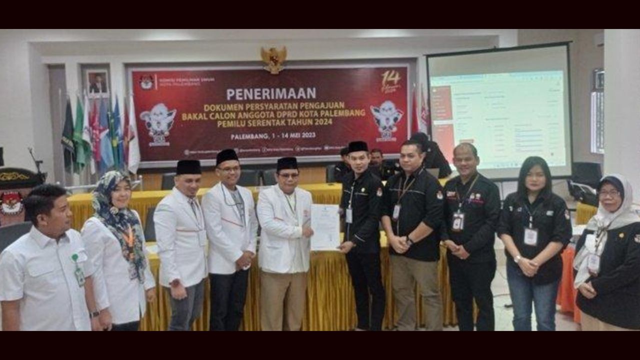 PKS Daftarkan Bacaleg ke KPU Kota Palembang, Ketua DPD-nya Turut Datang Tapi Tidak Nyaleg