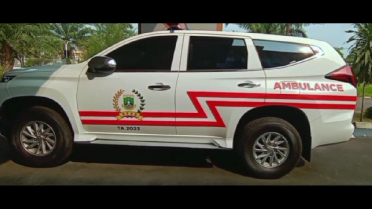 Wah! Ambulans Pajero Sport Hebohkan Masyarakat Banten 