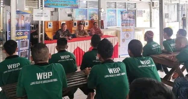 Lapas Empat Lawang Gelar Penyuluhan Pelayanan Hukum Melalui Program LCC kepada Warga Binaan
