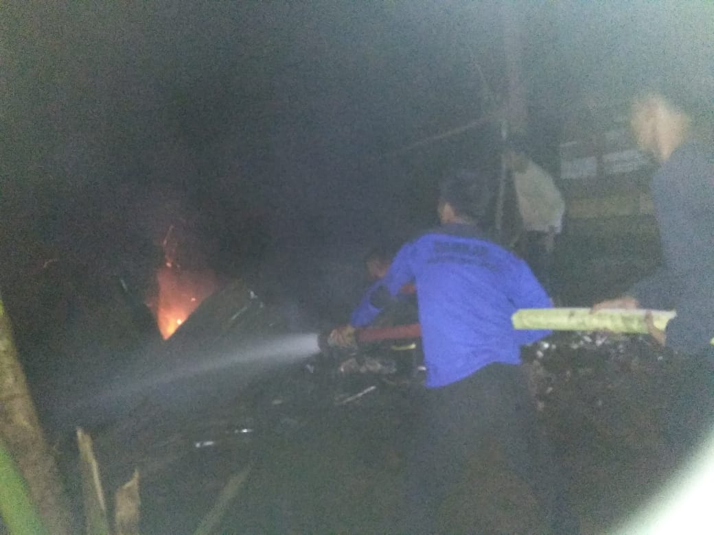 Ditinggal Pergi, Rumah Ludes Terbakar