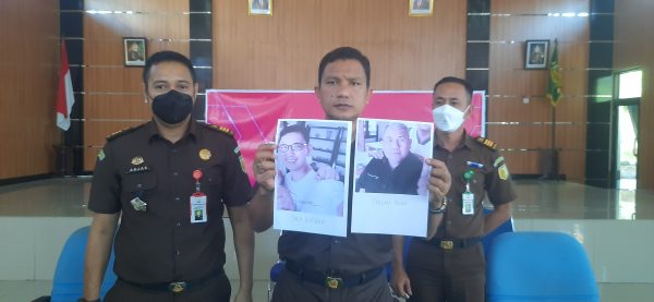 Korupsi, Mantan Kades Banjar Negara Lahat bersama Anaknya, Ditetapkan Tersangka dan DPO