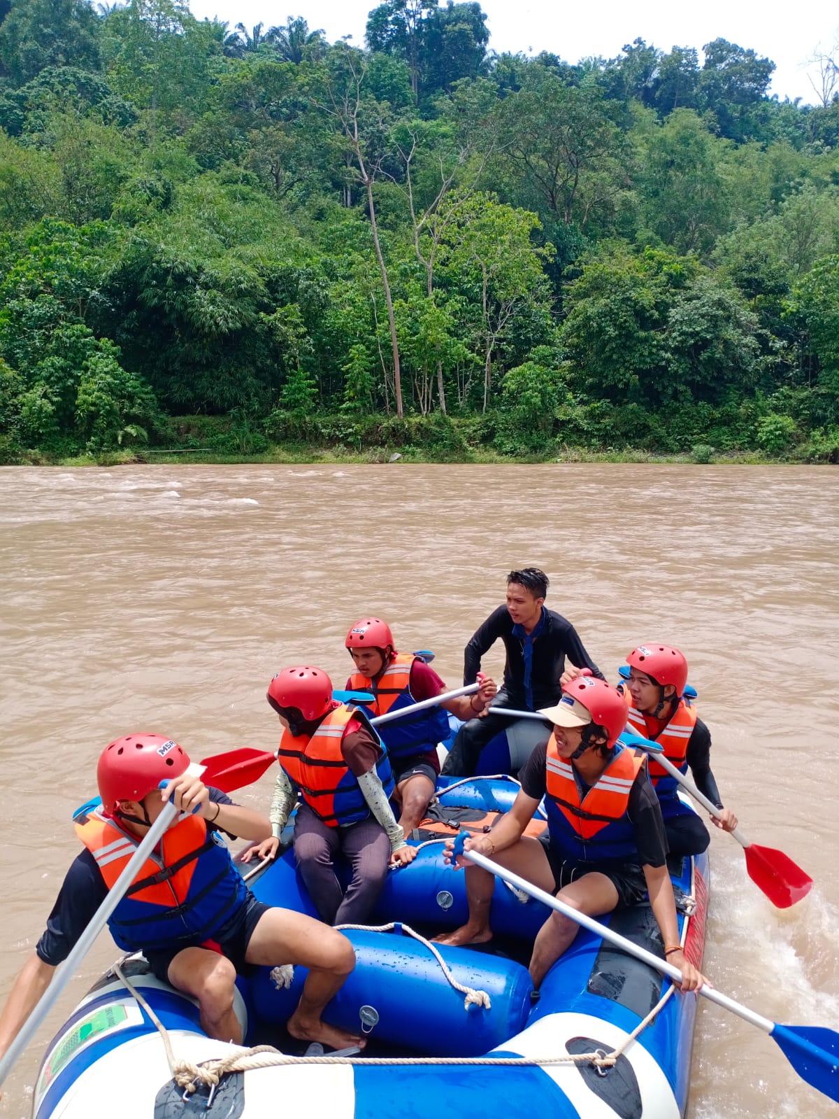 Exploring Wisata dan Water Rescue, Dua Mapala Gelar Rafting Bersama