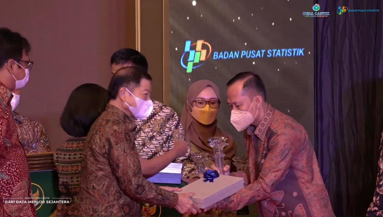 Beringin Jaya Meraih Desa Cantik Award dari Menteri PPN