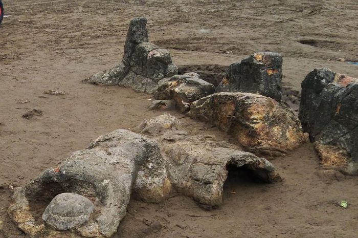 Keajaiban dan Kutukan Sang Malin Kundang: Legenda Pantai Air Manis