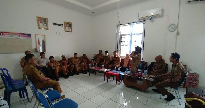 Tim Dinsos Kunjungi Kantor Camat Saling