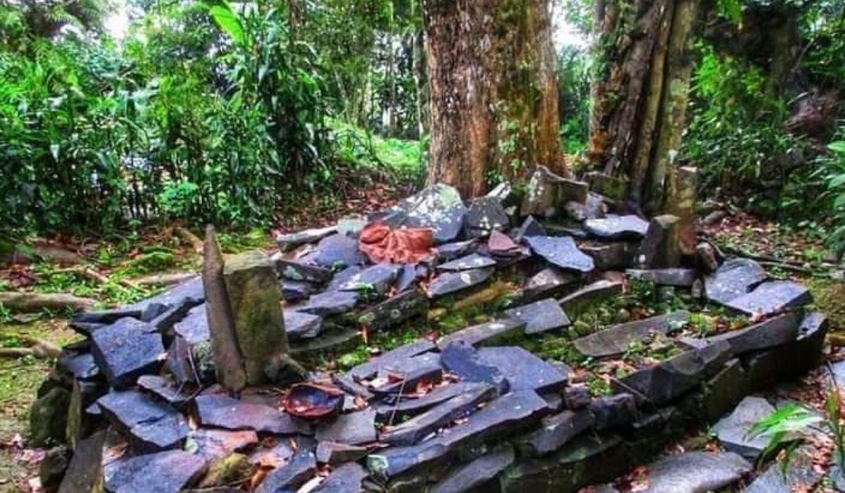 Pengubahan Makam Leluhur: Fakta dan Kontroversi, Makam Leluhur Pra-Islam di Tatar Sunda