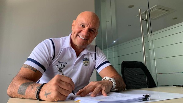 Pelatih Kiper Persib, Luizinho Passos, Resmi Hengkang di Akhir Musim