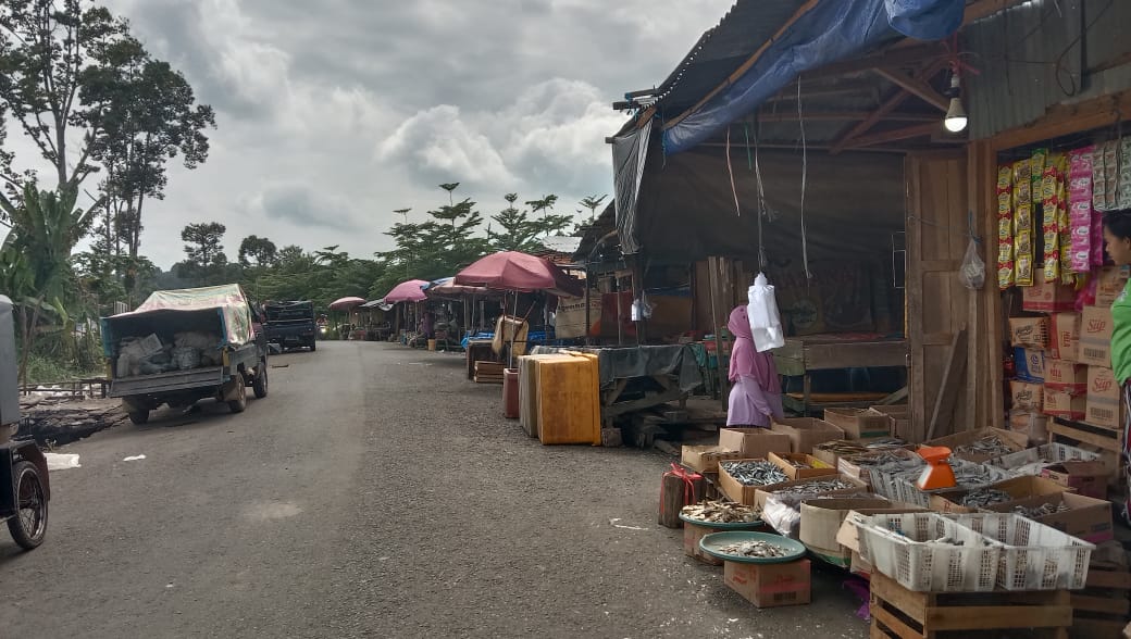 Butuh Pembuatan Tempat Penyaluran Air di Pasar Pulau Mas