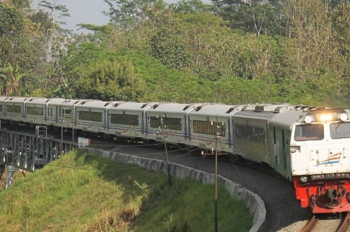 Kisah Kereta Berjalan Tanpa Masinis, Misteri Kereta Api Gajayana: Ketika Ular Besi Berjalan Sendiri, Kok Bisa?
