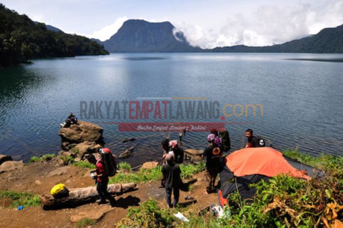 Dimulai Dari Pangeran Kayangan Jatuh Cinta Pada Bidadari Langit, Ini Kisahnya