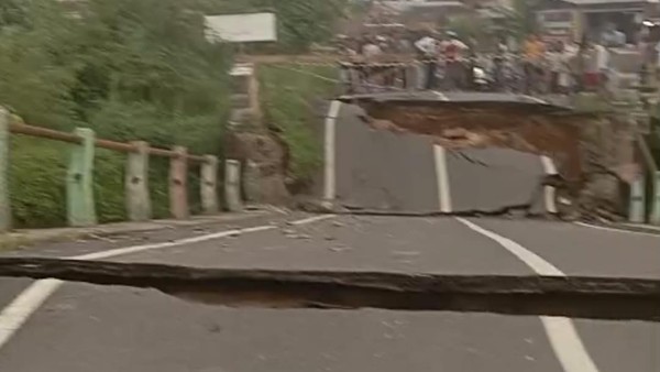 Jembatan Muara Dua di Prabumulih Ambruk, Akses Warga Terputus