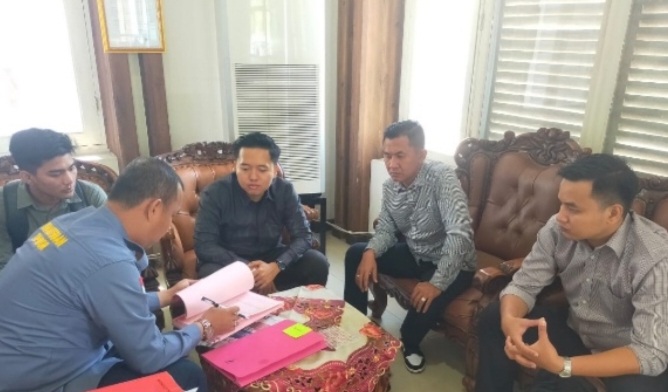 Berkas Perkara Korupsi Pengadaan APAR Desa se-Kabupaten Empat Lawang Resmi Dilimpahkan ke PN Palembang