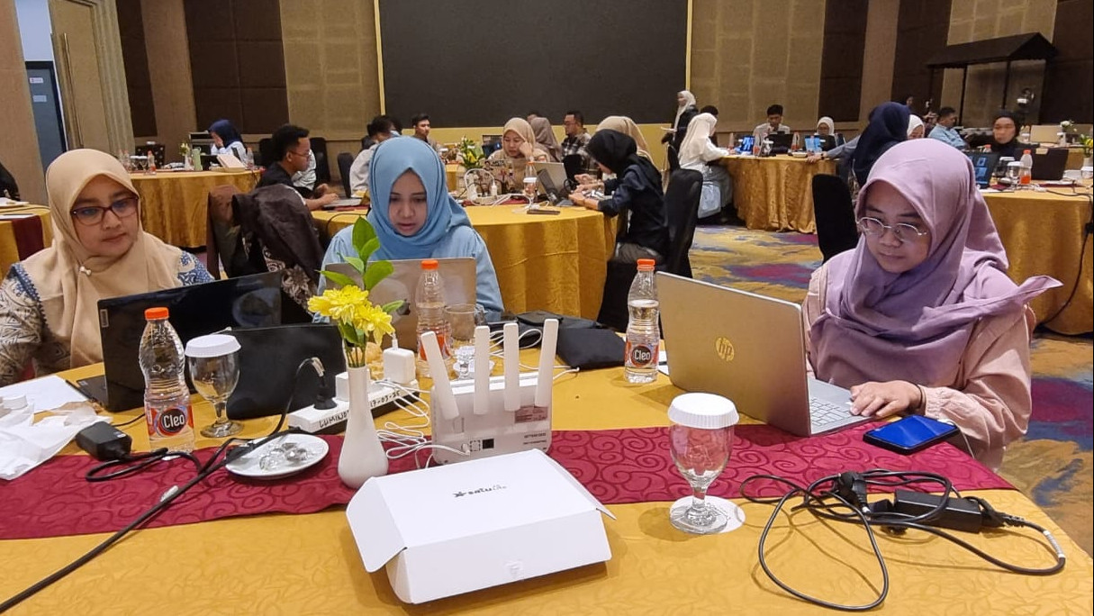 Lebih dari 1.500 Santri Ikuti Tes Wawancara Beasiswa Kemenag 2025 Secara Hybrid