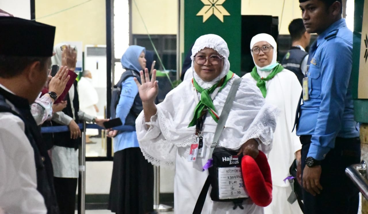 Sebanyak 369 Jemaah Kloter 16 Bertolak dari Palembang, Satu Tertunda karena Sakit