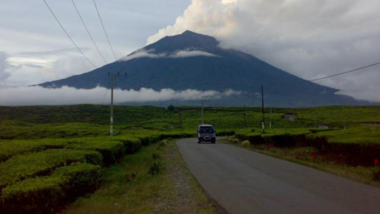 Mitos atau Fakta, Hantu Gendong Beratkan Tas Pendaki Gunung Kerinci