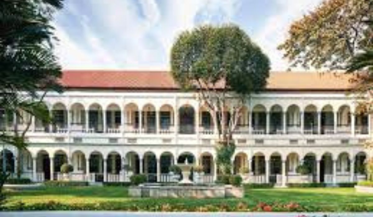 Hotel Majapahit: Sejarah dan Aura Mistis yang Membayangi