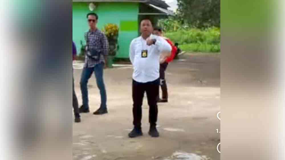 Heboh! Video Polisi Bentak Warga Viral, Netizen Geram: Akhlak Semangat Pak Polisi!