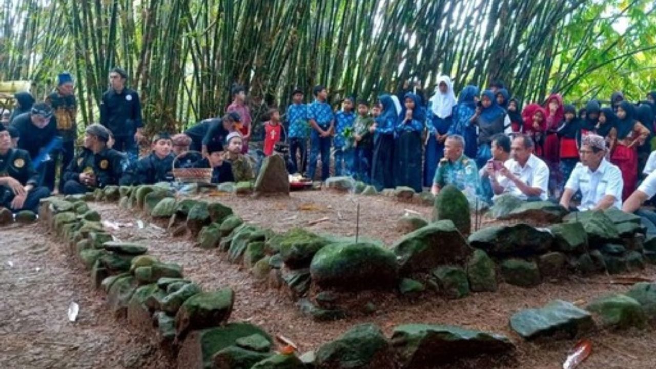 Mengulik Tradisi Merlawu di Situs Patapan Dipakusumah, Ciamis: Bentuk Syukur dan Pelestarian Budaya