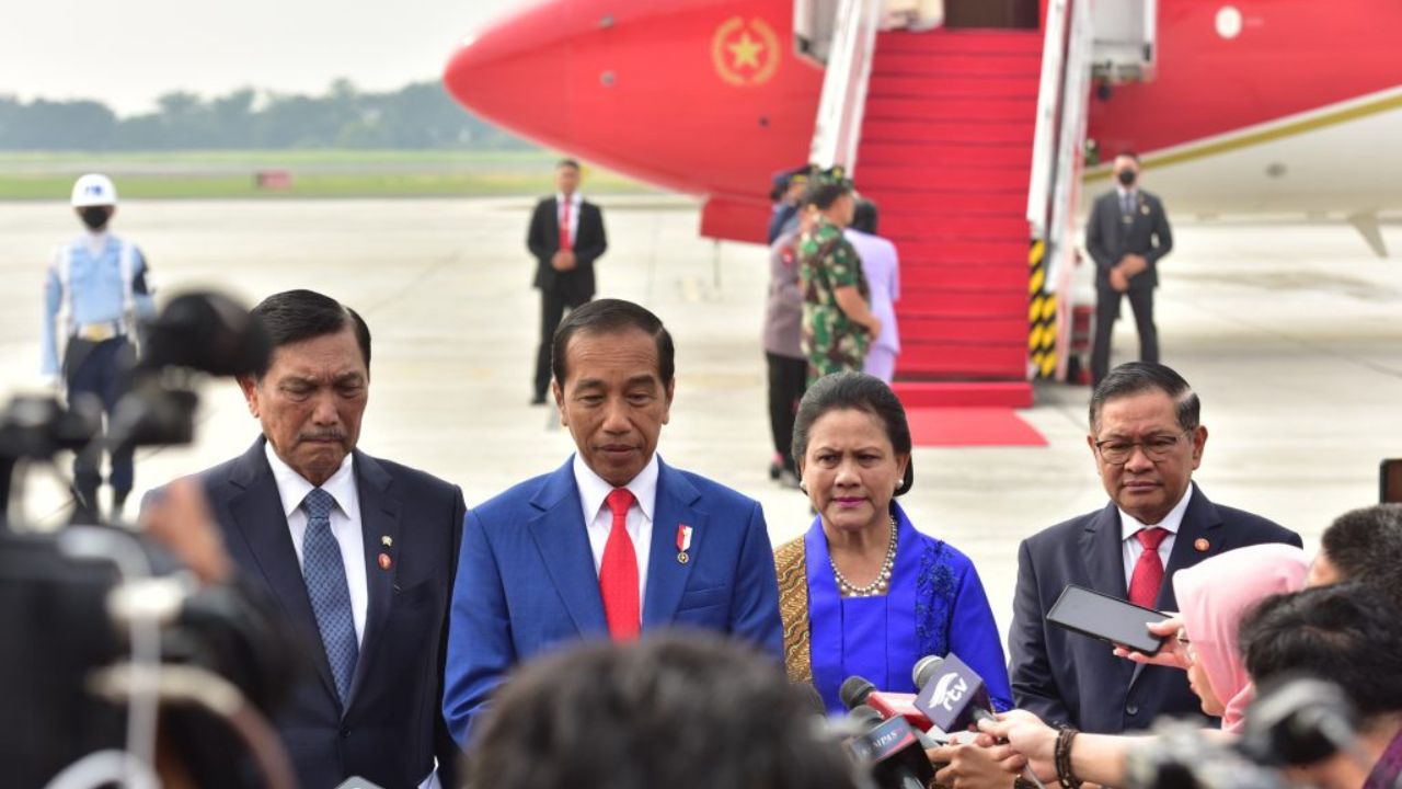Langkah Cepat Diambil, Jokowi Tunjuk Mahfud Md Jadi Plt Menkominfo
