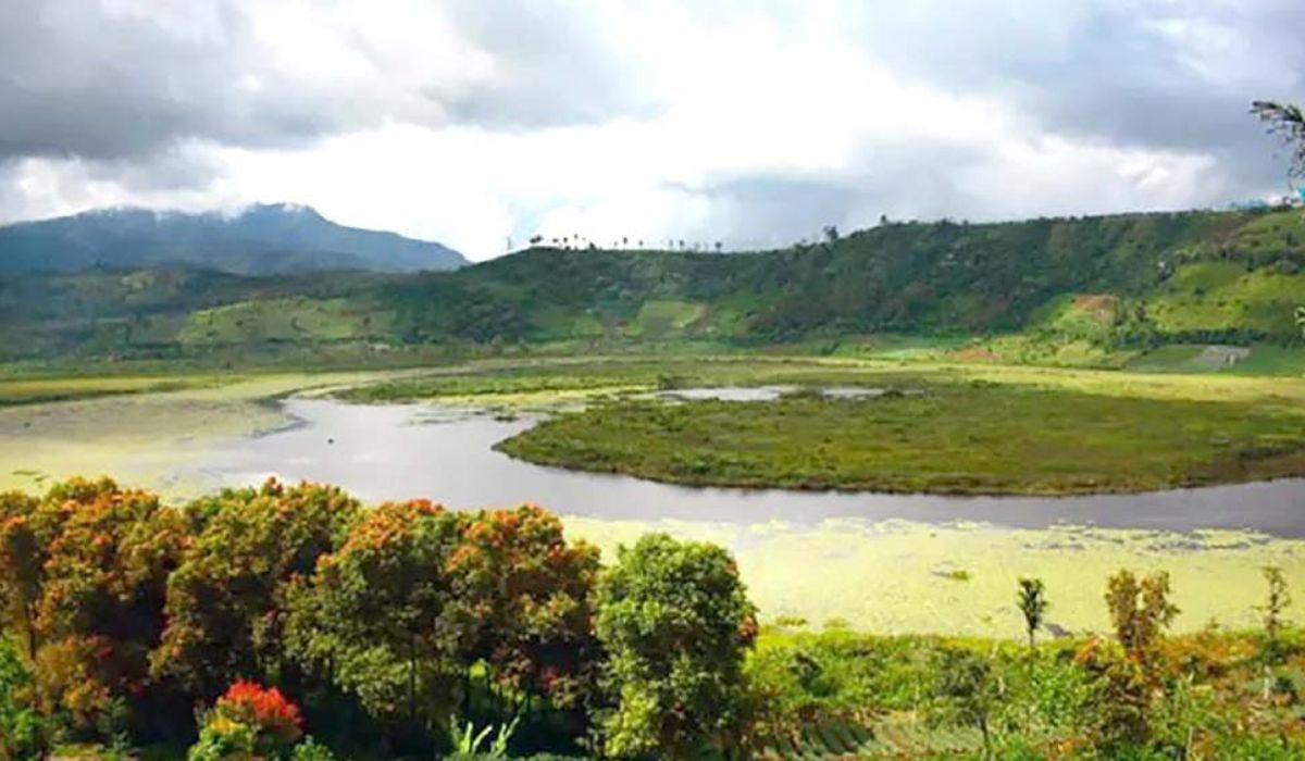 Menguak Misteri Pulau C di Danau Mas Harun Bastari