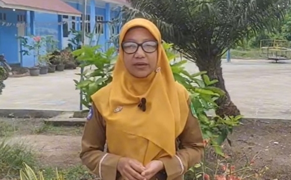 Kisah Haru Rasita Siregar, Kepala Sekolah TK di Meranti yang Setiap Hari Seberangi Laut dan Hutan Demi Mengaja