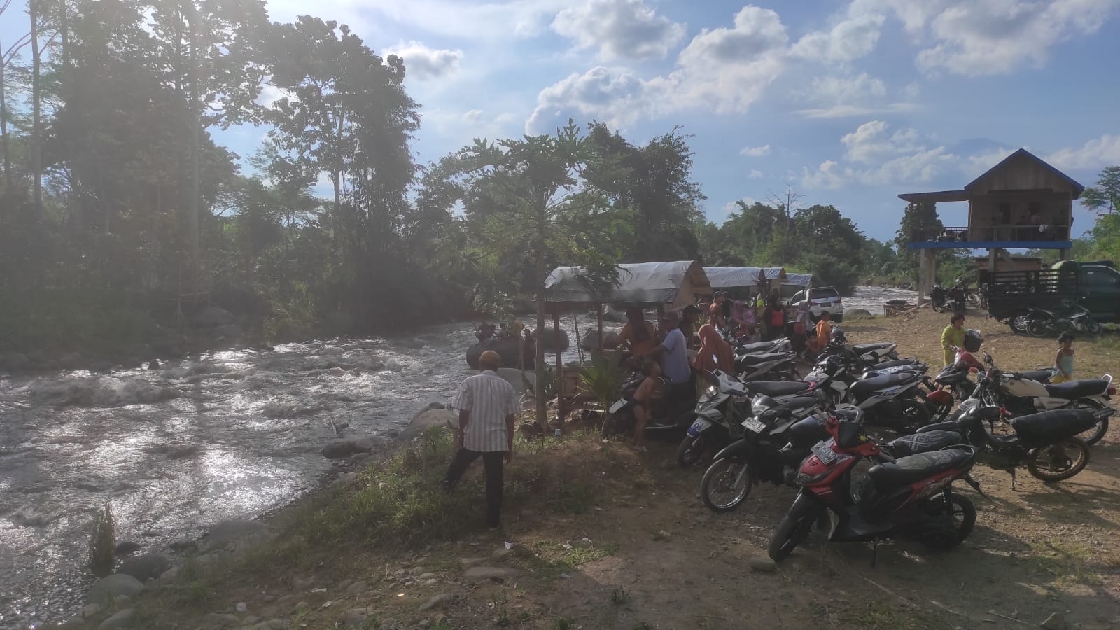 Libur Lebaran Telah Usai, Wisata Bendungan Bawah Selbang Masih Ramai Pengunjung