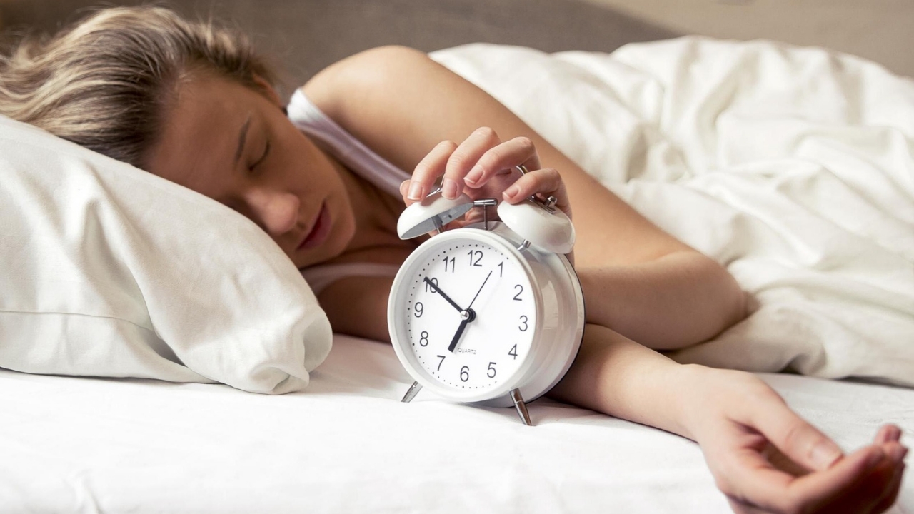 Bahaya Bangun Siang: Dari Kurang Semangat Hingga Risiko Penyakit Serius