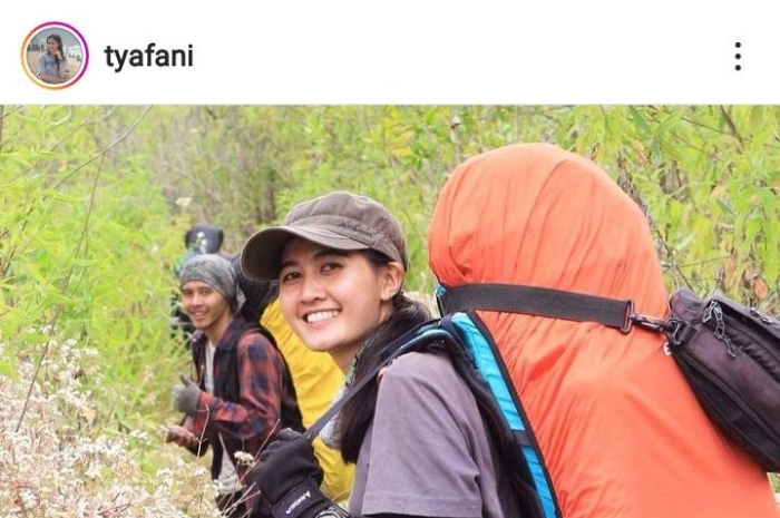 Keren! 9 Wanita Cantik Ini Berhasil Menaklukan Beberapa Puncak Gunung